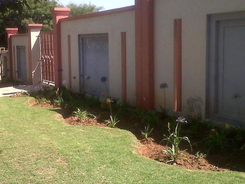Moshitametsi Guesthouse Kempton Park Exterior foto